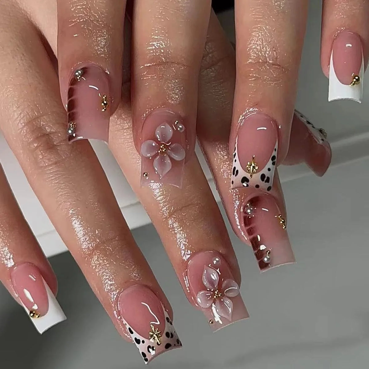 24pcs Short Ballet Press on Nails Gradient False Nails Wearable Stick-on Nails